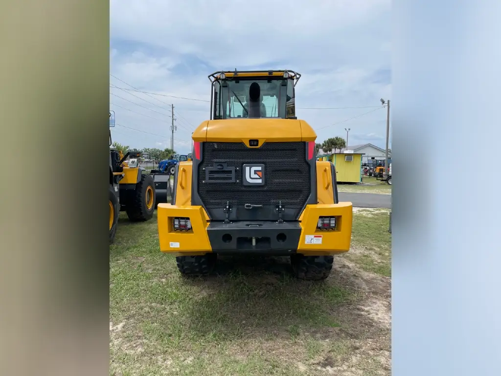 لودر LuiGong للبيع في اسيوط, LuiGong 838H موديل 2022 تواجد اسيوط, أفضل موقع لبيع الشاحنات والمعدات الثقيلة في مصر