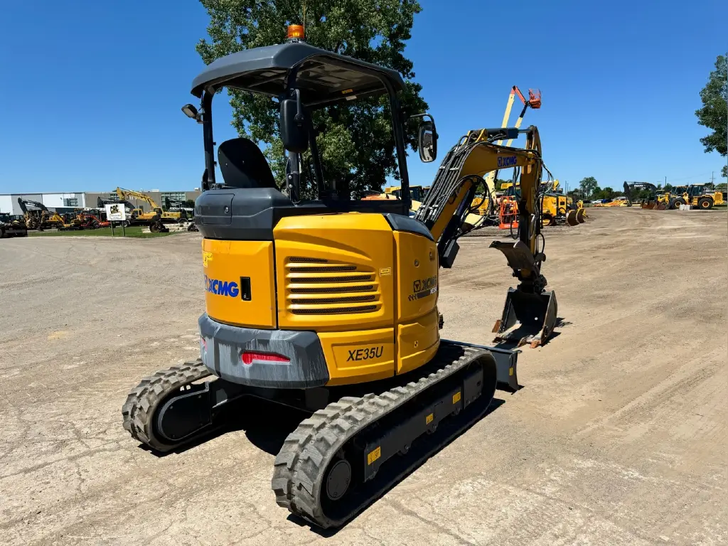 حفار XCMG للبيع في اسيوط, XCMG XE35Us موديل 2021 تواجد اسيوط, أفضل موقع لبيع الشاحنات والمعدات الثقيلة في مصر