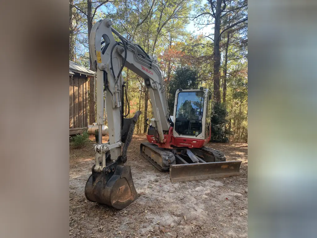 حفار TAKEUCHI للبيع في اسيوط, TAKEUCHI 370s موديل 2024 تواجد اسيوط, أفضل موقع لبيع الشاحنات والمعدات الثقيلة في مصر