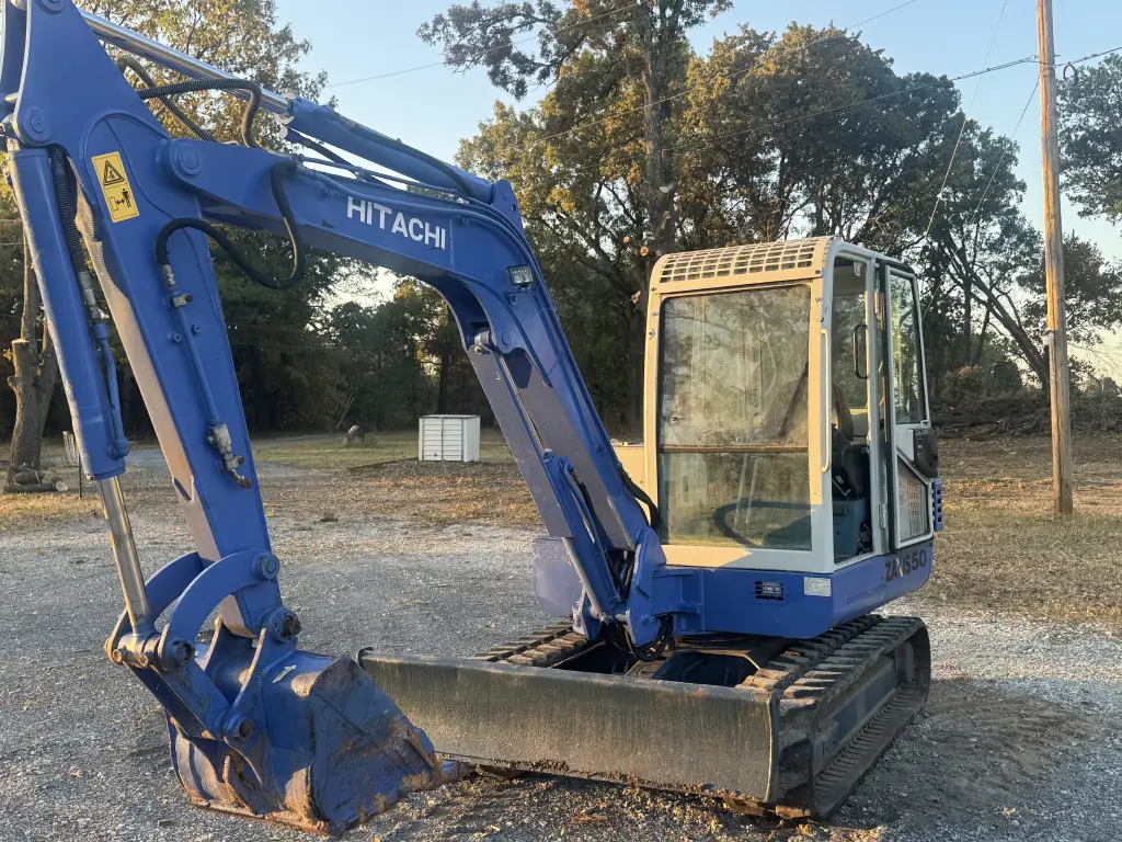 NAGANO Excavator for sale in Cairo, NAGANO NS45s model 2003, located in Cairo. The best site for selling trucks and heavy equipment in Egypt.