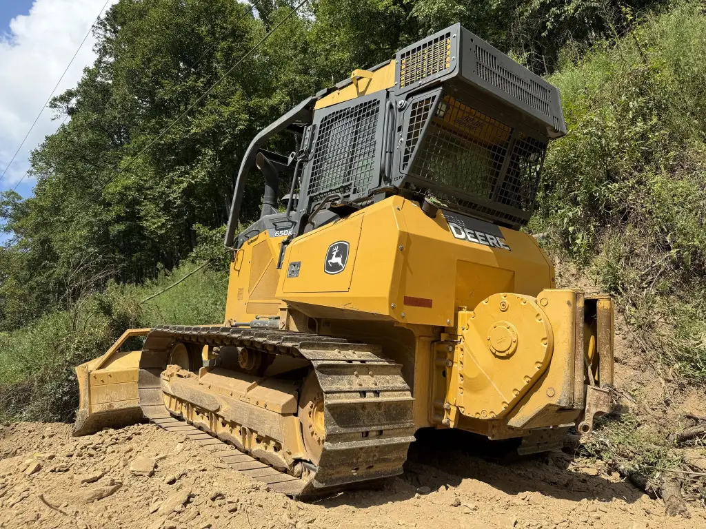 بلدوزر DEERE للبيع في الجيزة, DEERE 650K موديل 2019 تواجد الجيزة, أفضل موقع لبيع الشاحنات والمعدات الثقيلة في مصر