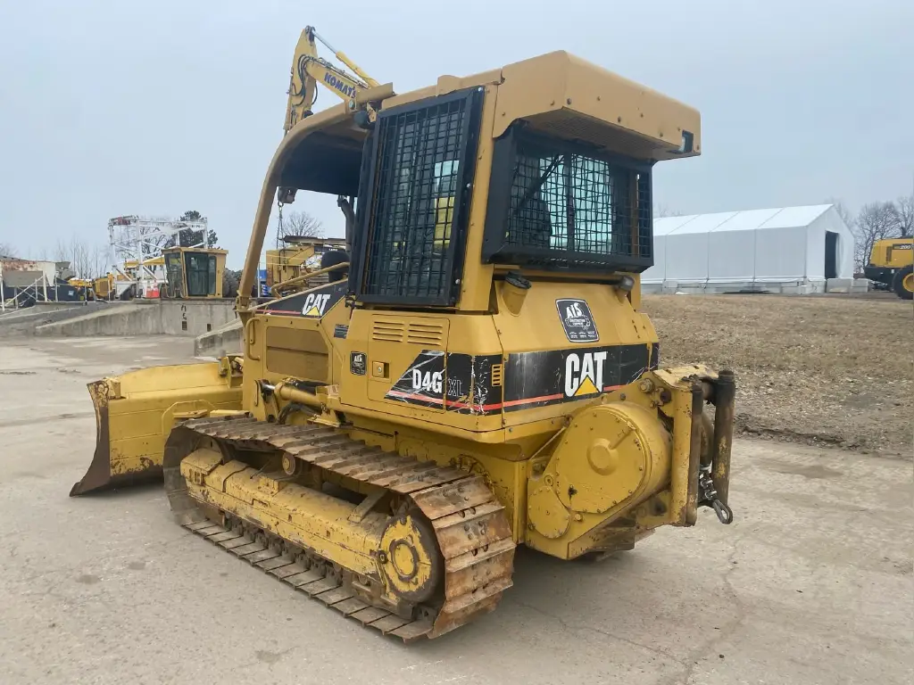 Caterpillar bulldozer for sale in Giza, Caterpillar D4G, 2019 model, located in Giza, the best site for selling trucks and heavy equipment in Egypt