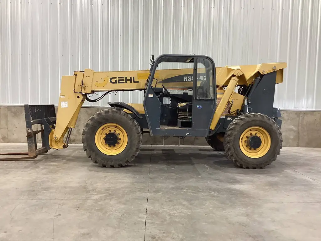 Gehl telescopic lift for sale in Cairo, Gehl RS8-42s model 2013 available in Cairo, the best site for selling trucks and heavy equipment in Egypt
