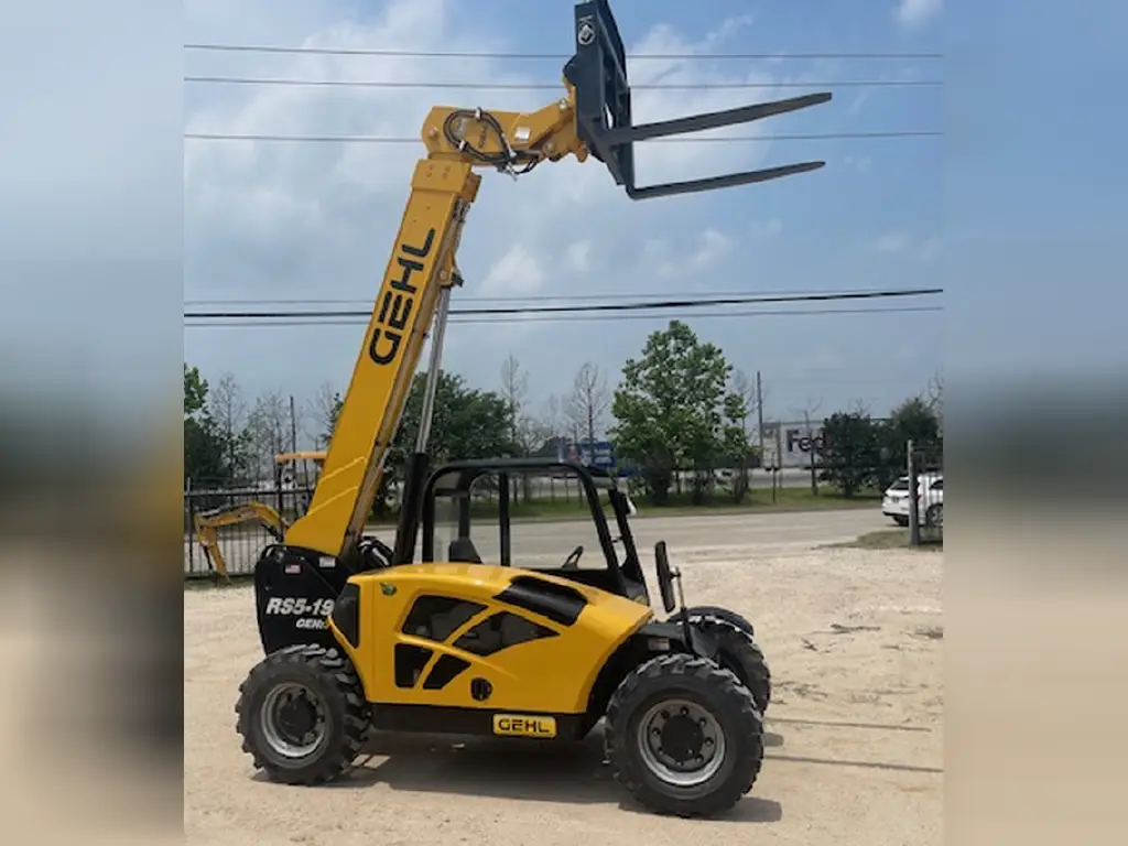 Telehandler Gehl for sale in Cairo, Gehl RS5-19 model 2024 available in Cairo, the best site for selling trucks and heavy equipment in Egypt.