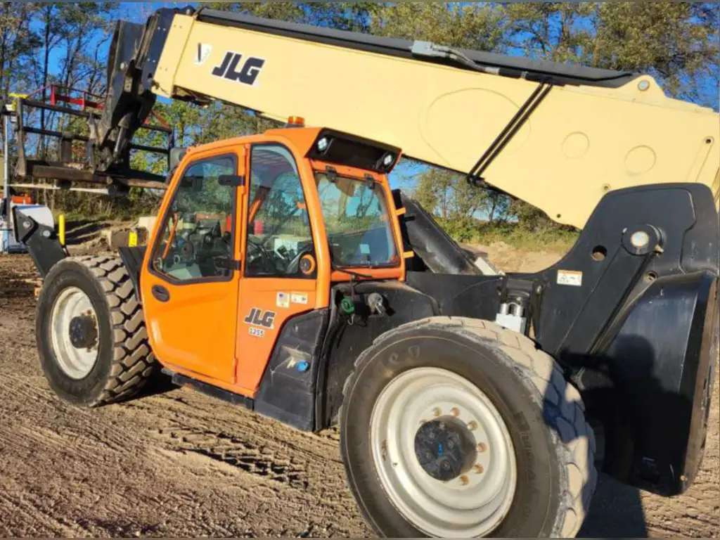 JLG telehandler for sale in Cairo, JLG 1255 model 2019 available in Cairo, the best site for selling trucks and heavy equipment in Egypt.