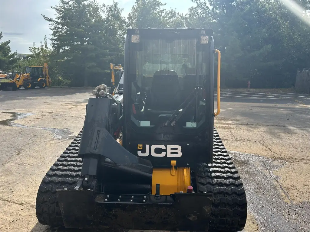 بوبكات,سكيد لودر JCB للبيع في المنصورة, JCB 300Ts موديل 2023 تواجد المنصورة, أفضل موقع لبيع الشاحنات والمعدات الثقيلة في مصر