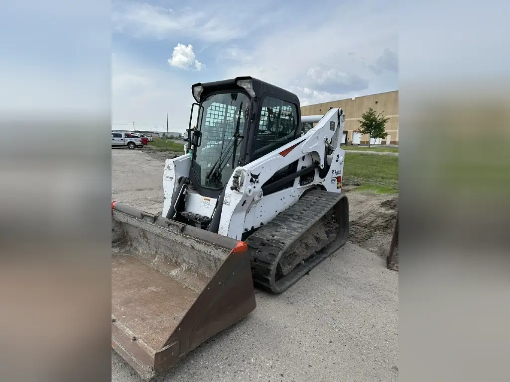 سكيد لودر BOBCAT للبيع في المنصورة, BOBCAT T770s موديل 2021 تواجد المنصورة, أفضل موقع لبيع الشاحنات والمعدات الثقيلة في مصر